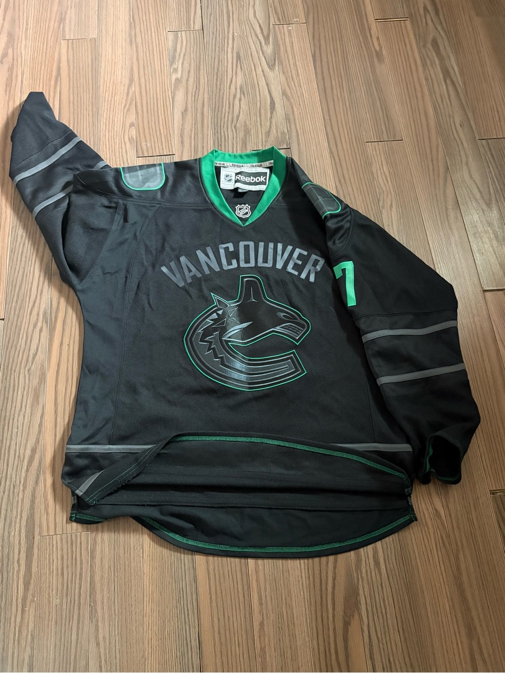 Reebok Black and Green Hockey Jersey - NHL Collar Logo